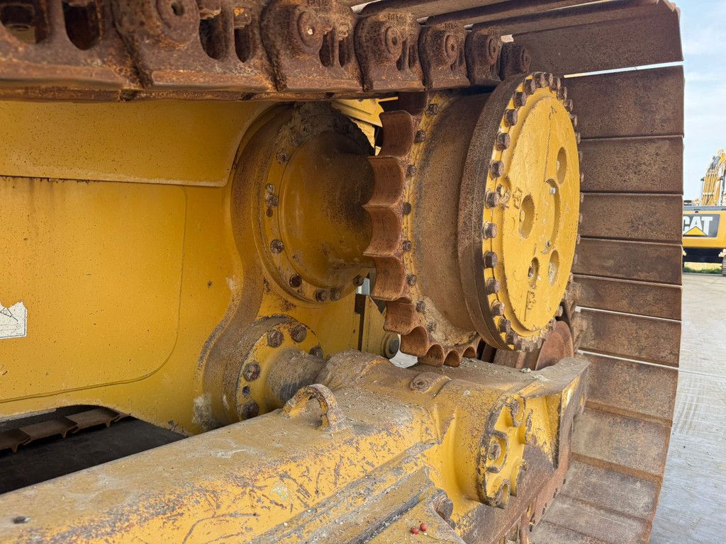 Caterpillar D6T LGP