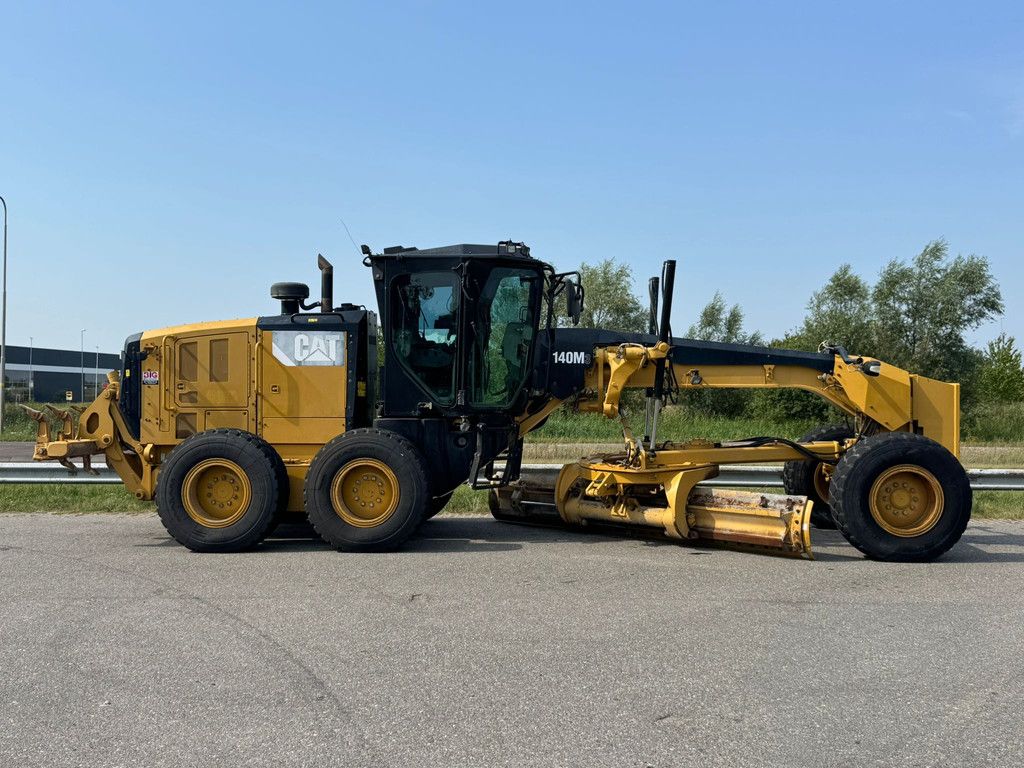 Caterpillar 140M3