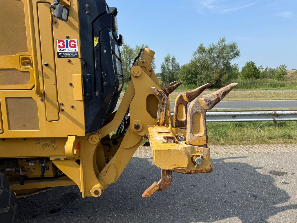 Caterpillar 140M3