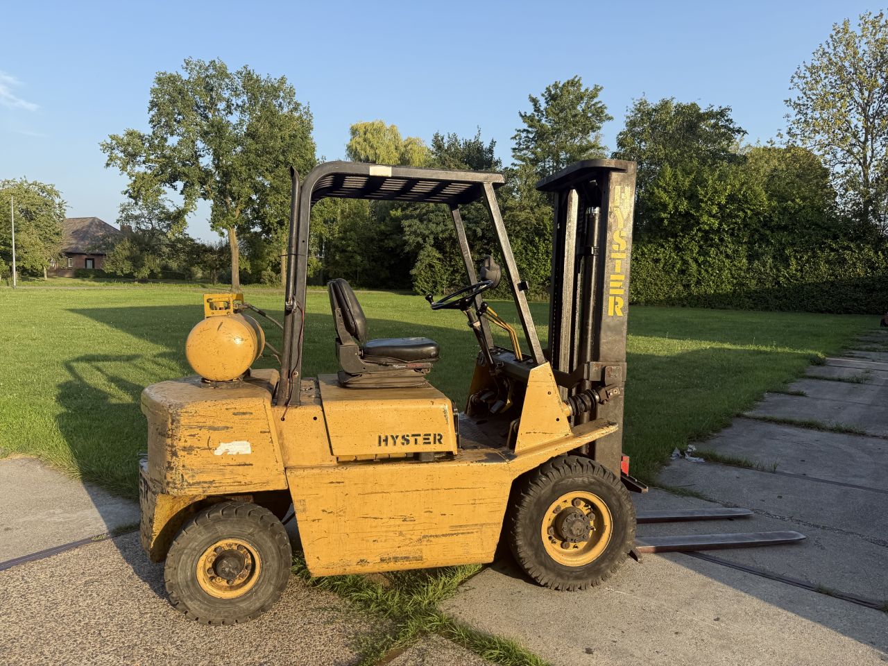 Hyster 2000KG LPG heftruck 3.3M luchtbanden automaat verlichting