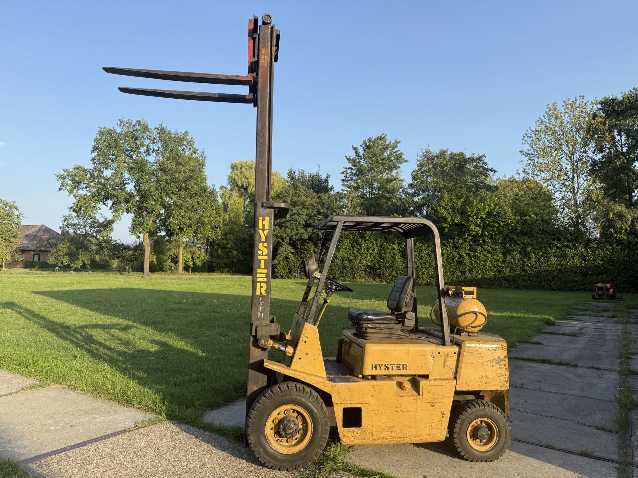 Hyster 2000KG LPG heftruck 3.3M luchtbanden automaat verlichting