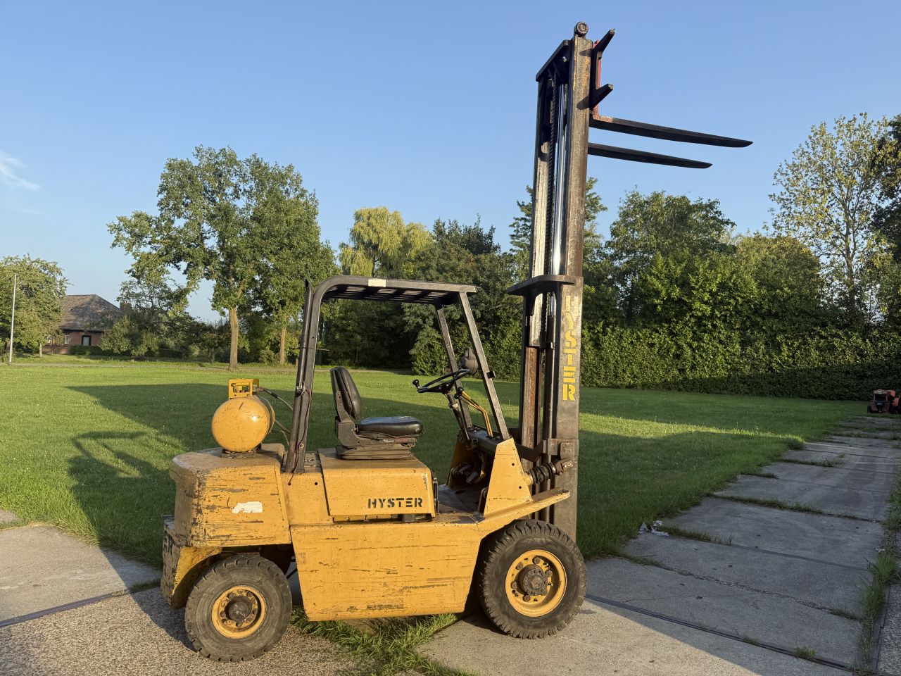 Hyster 2000KG LPG heftruck 3.3M luchtbanden automaat verlichting