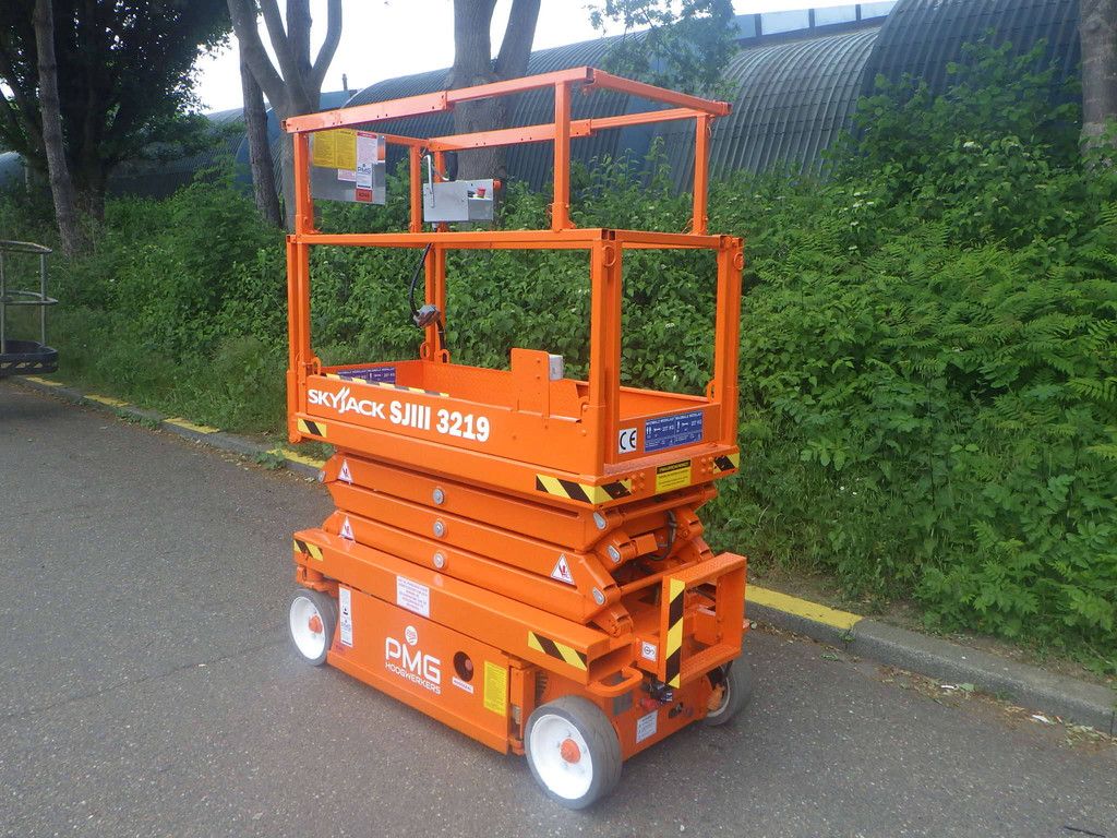 Scissor Lift Skyjack SJ3219 Electric 7.81m 2012