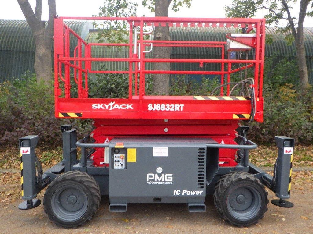Scissor lift Skyjack SJ6832RT Diesel 11.75m 2017