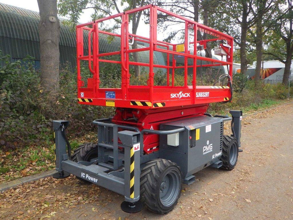 Scissor lift Skyjack SJ6832RT Diesel 11.75m 2017