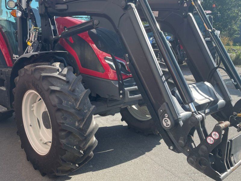 Valtra G135 Active Aktiv med frontlæsser
