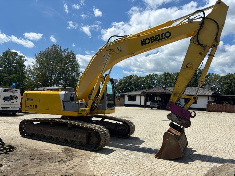 New Holland E 215 B