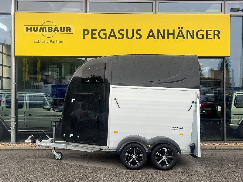 Humbaur Pegasus 2 Pferde 2,4t  SK Panorama