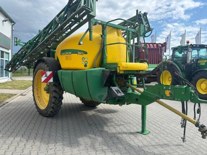 John Deere 740i
