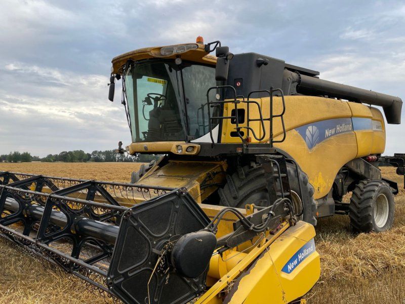 New Holland CX8070