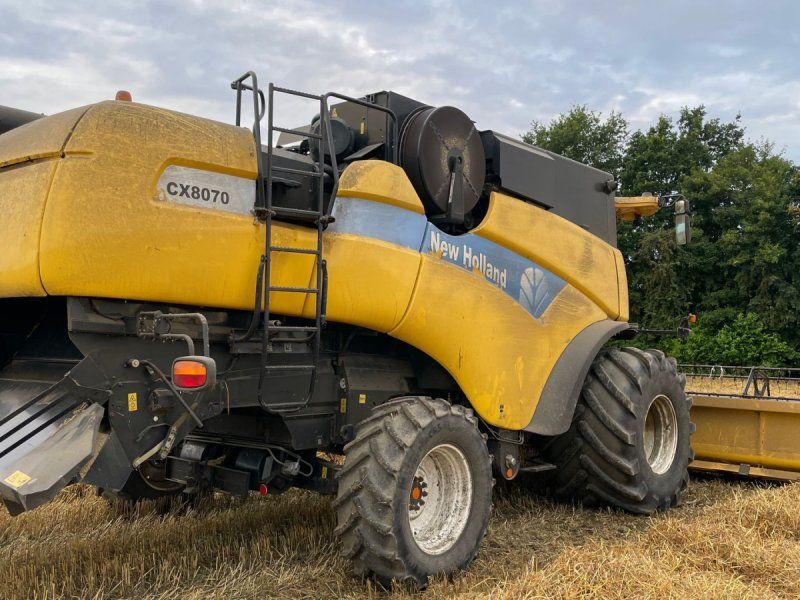 New Holland CX8070