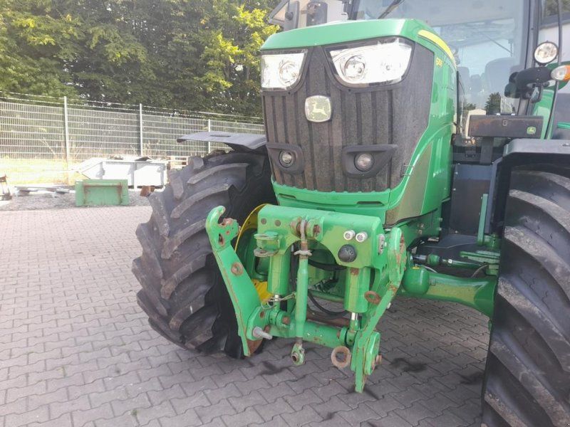 John Deere 6215 R