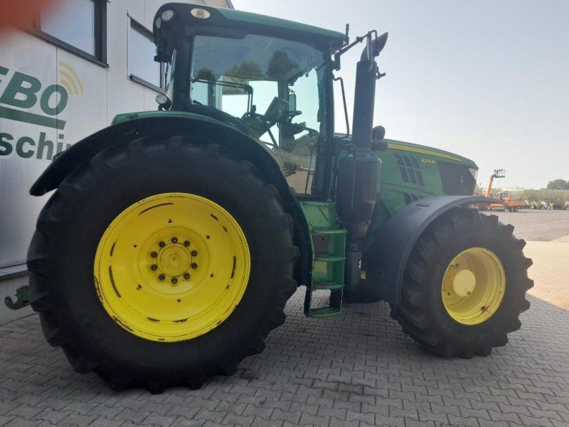 John Deere 6215 R
