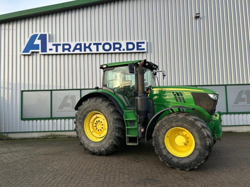 John Deere 6215R