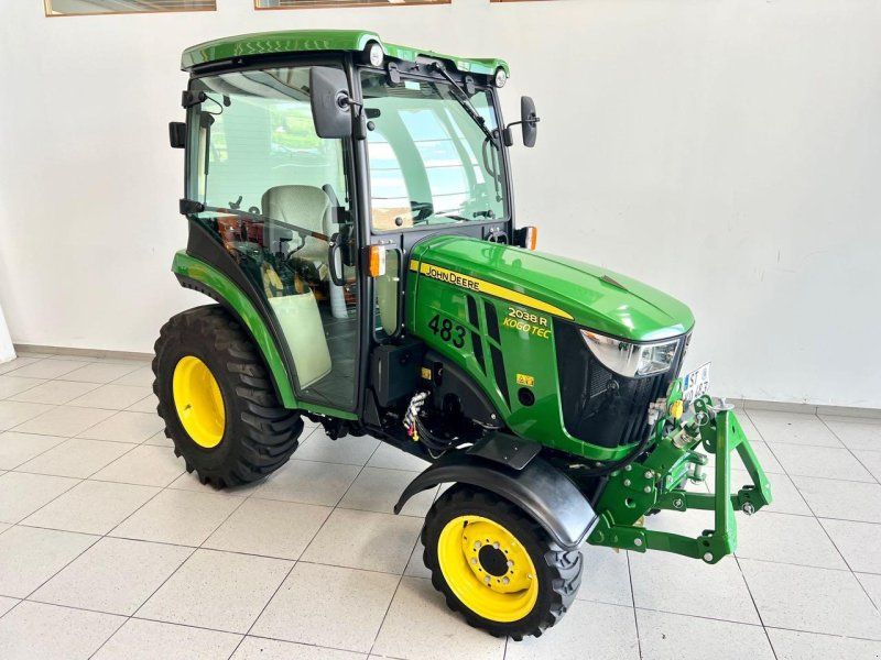 John Deere 2038R