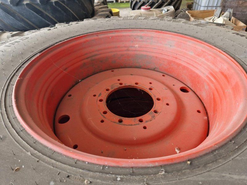 Alliance 650/85R38