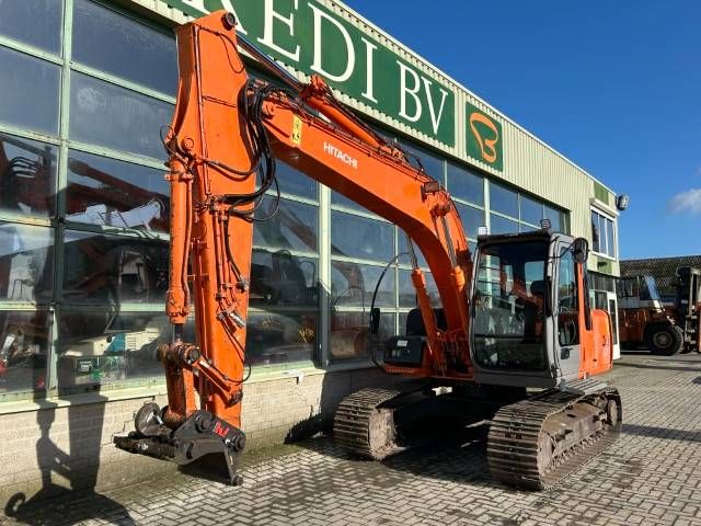 Hitachi ZX 130