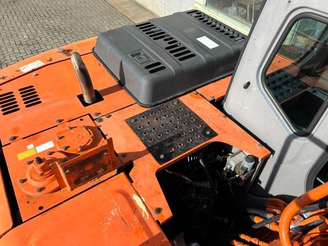 Hitachi ZX 130