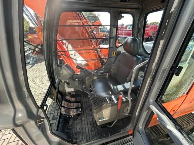 Hitachi ZX 130