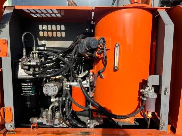 Hitachi ZX 130