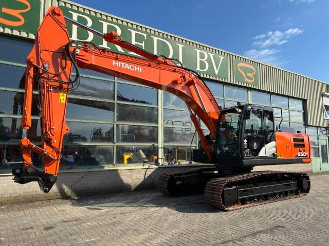 Hitachi ZAXIS 250LCN-6