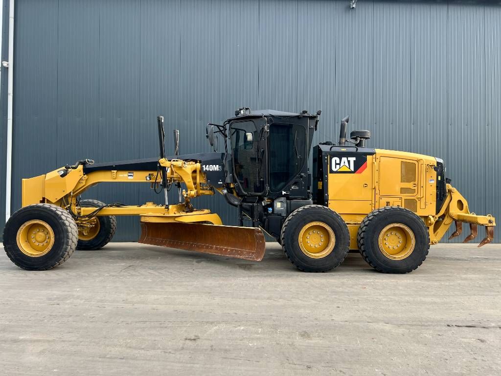 CAT 140M