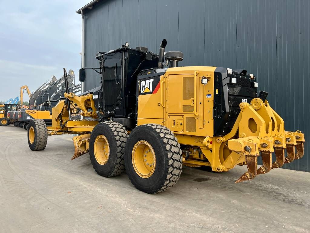 CAT 140M