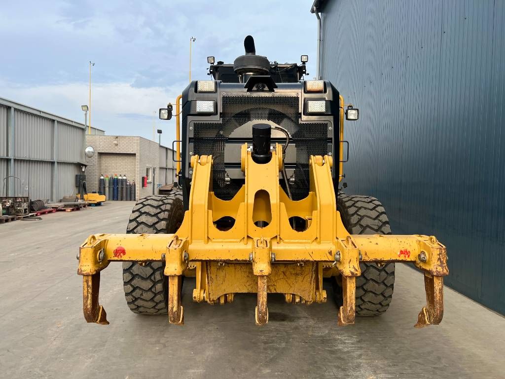 CAT 140M