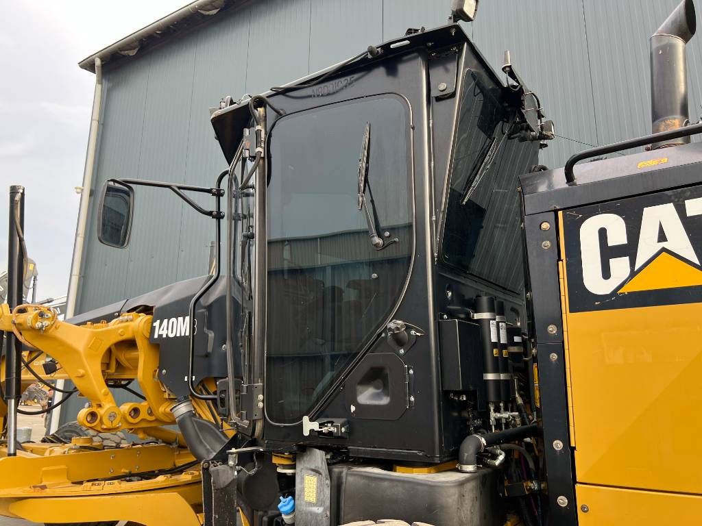 CAT 140M