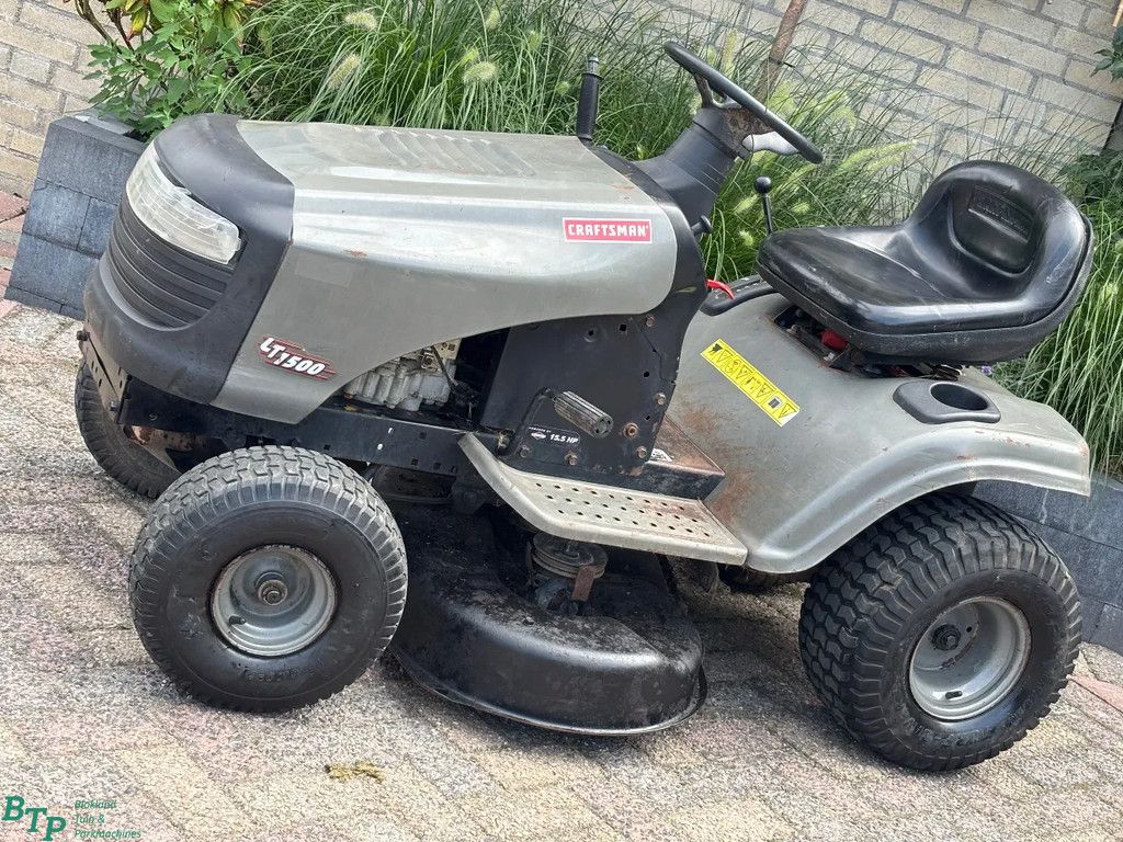 Craftsman gebruikte zitmaaier tractortje met werk