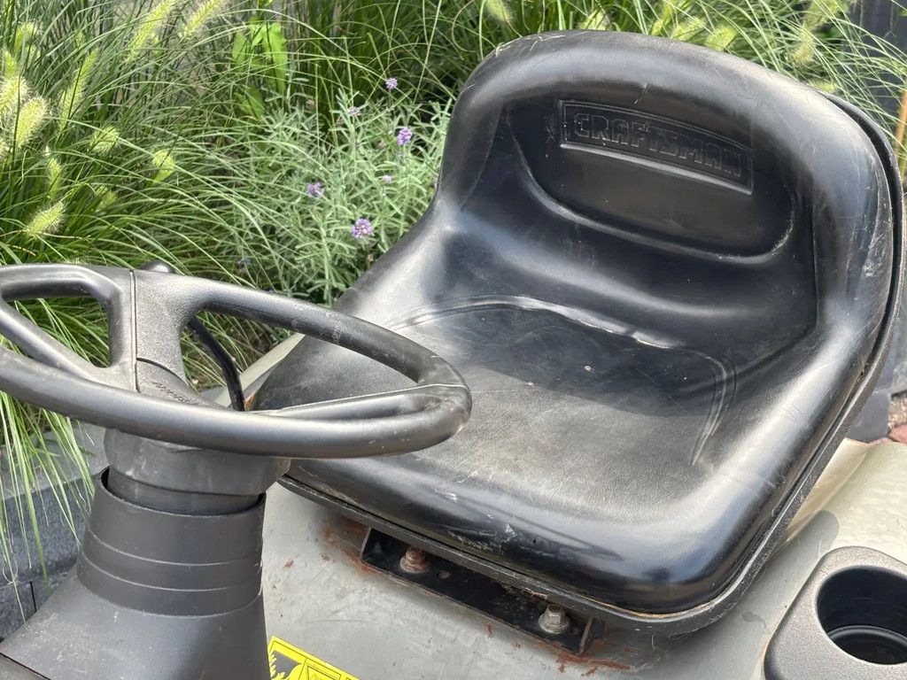 Craftsman gebruikte zitmaaier tractortje met werk