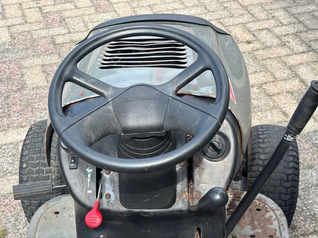 Craftsman gebruikte zitmaaier tractortje met werk