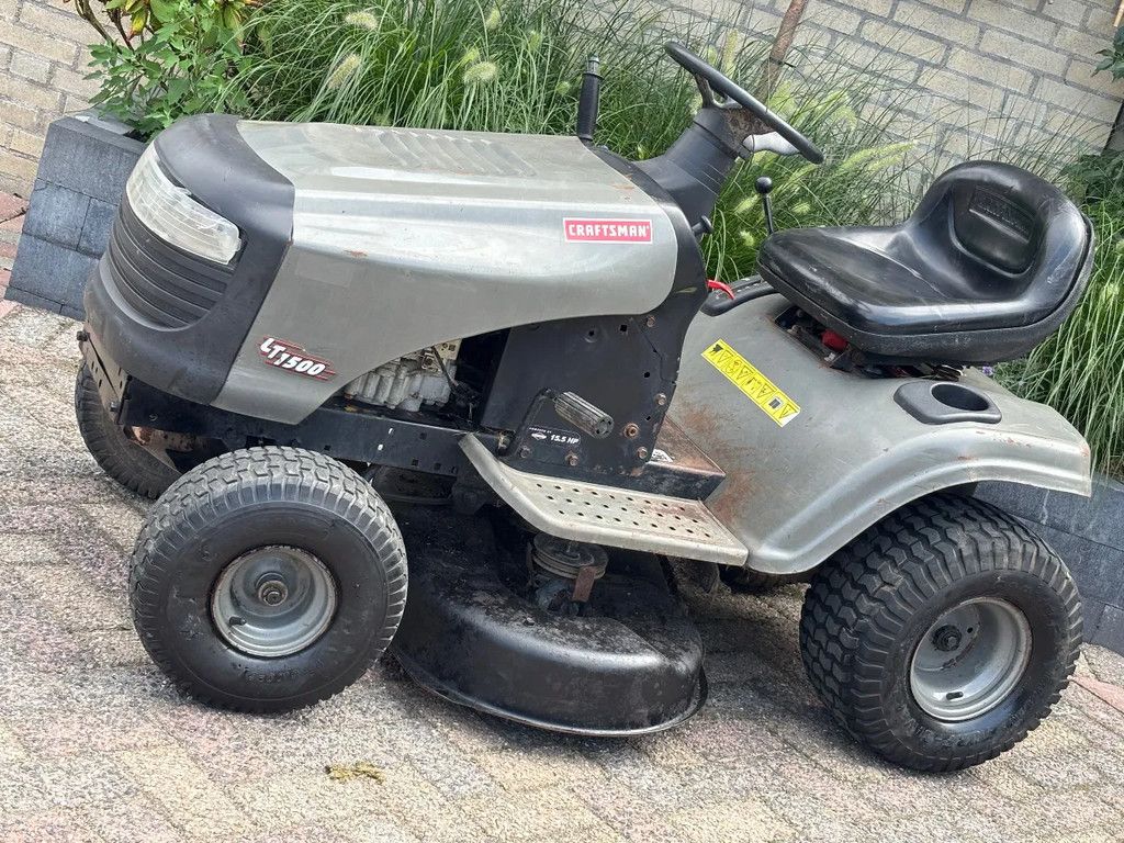 Craftsman gebruikte zitmaaier tractortje met werk