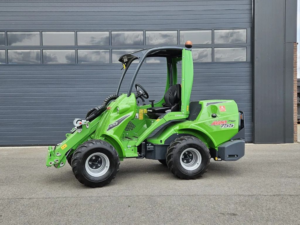 Avant 755i Rental mini-shovel