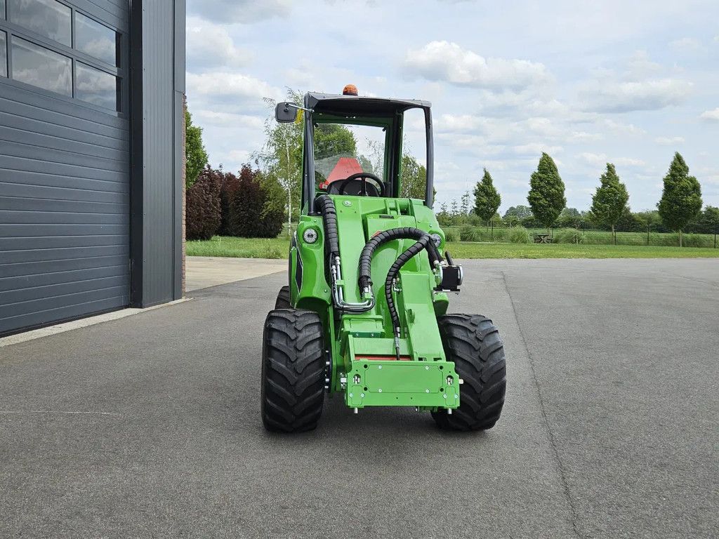 Avant 755i Rental mini-shovel