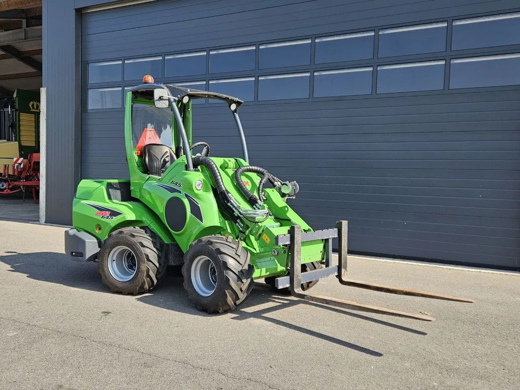 Avant 645 TDL+ mini-shovel