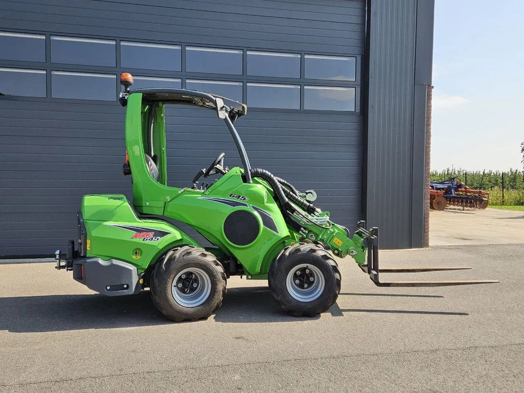 Avant 645 TDL+ mini-shovel