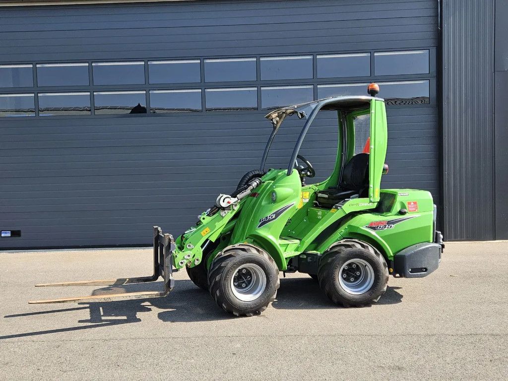 Avant 645 TDL+ mini-shovel
