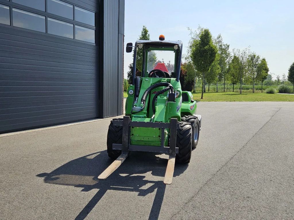 Avant 645 TDL+ mini-shovel