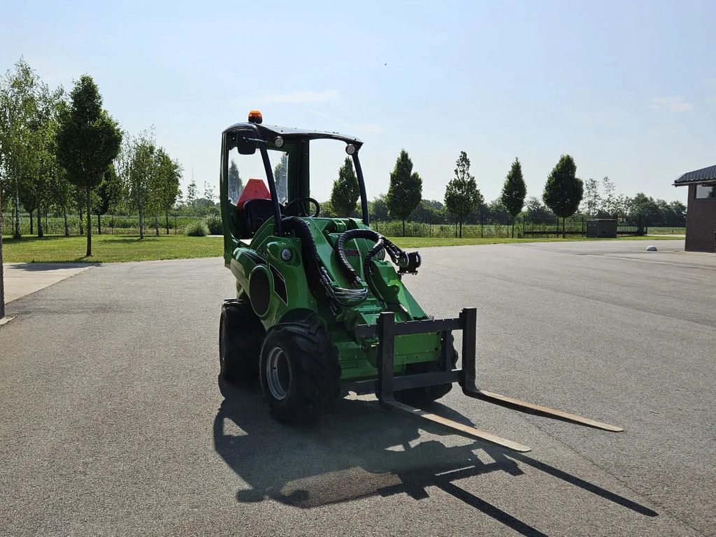 Avant 645 TDL+ mini-shovel