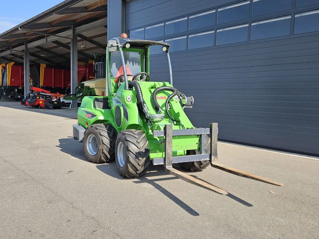 Avant 645 TDL+ mini-shovel