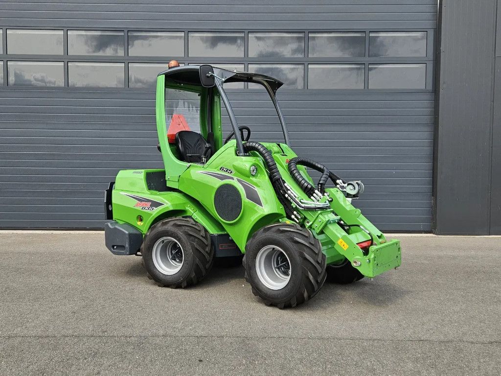 Avant 635i Rental mini-shovel