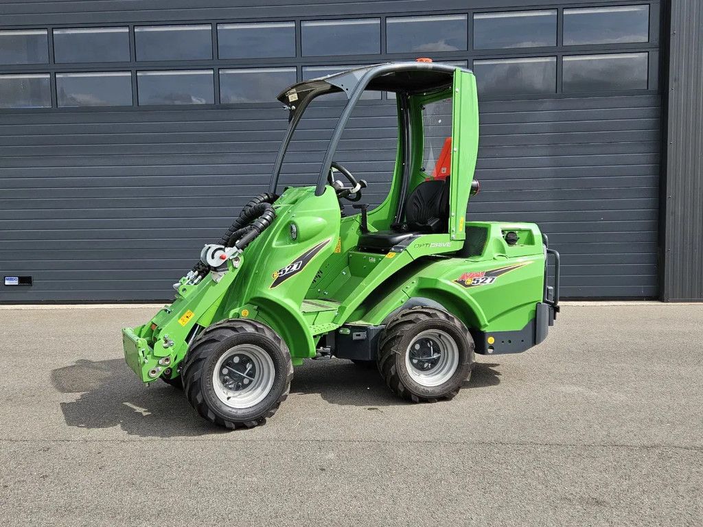 Avant E527 mini-shovel