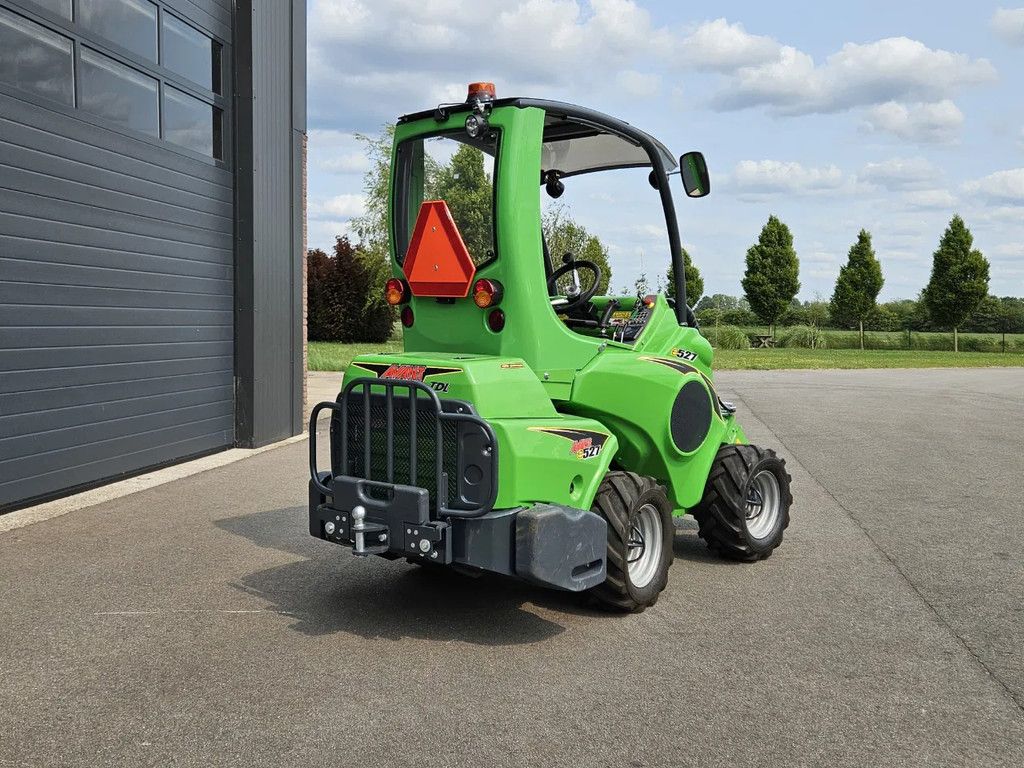 Avant E527 TDL+ mini-shovel