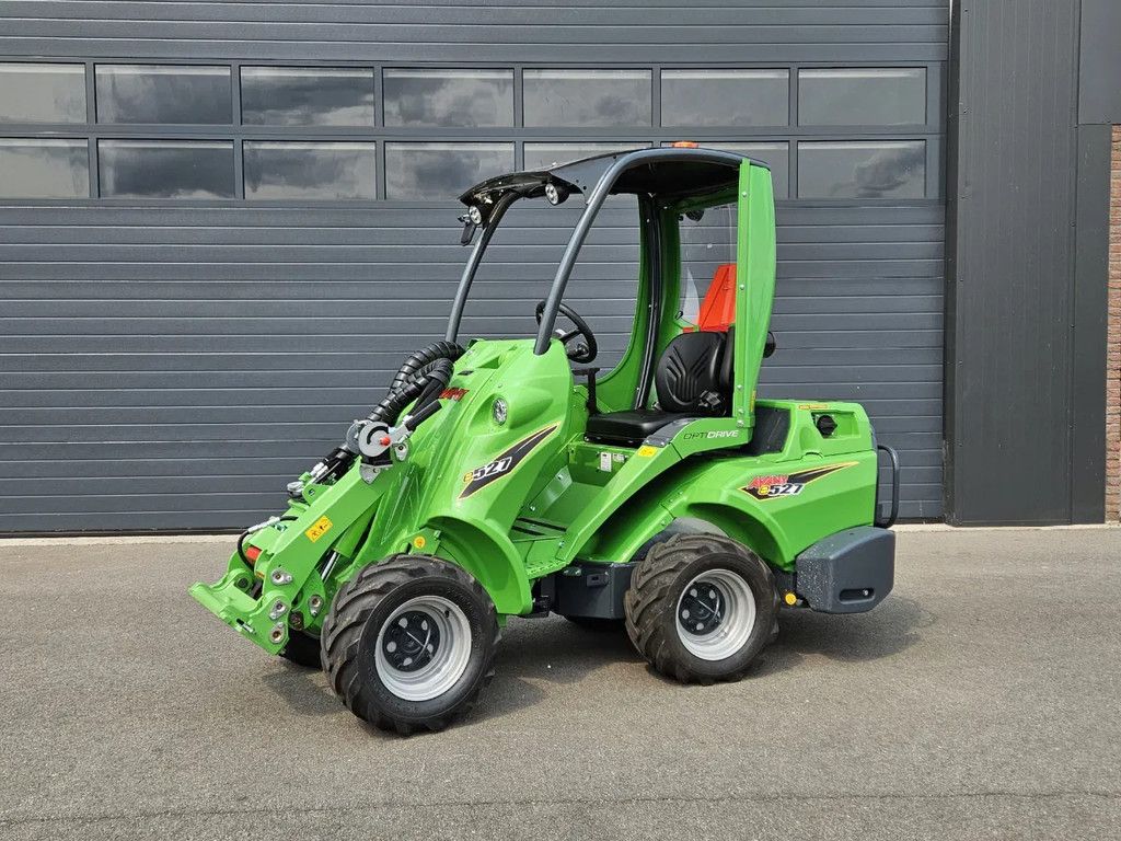 Avant E527 TDL+ mini-shovel