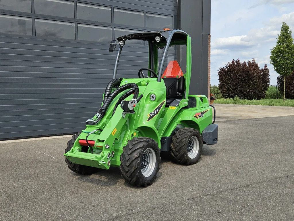 Avant E527 TDL+ mini-shovel