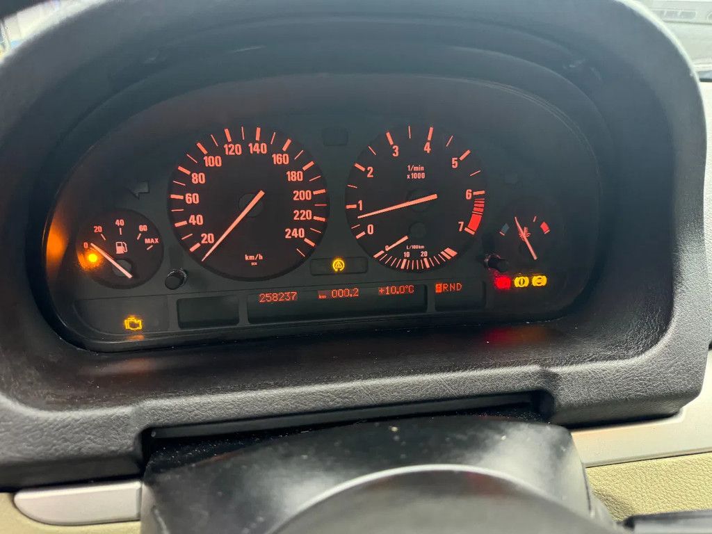 BMW X5 **3.0-PETROL-ESSENCE**
