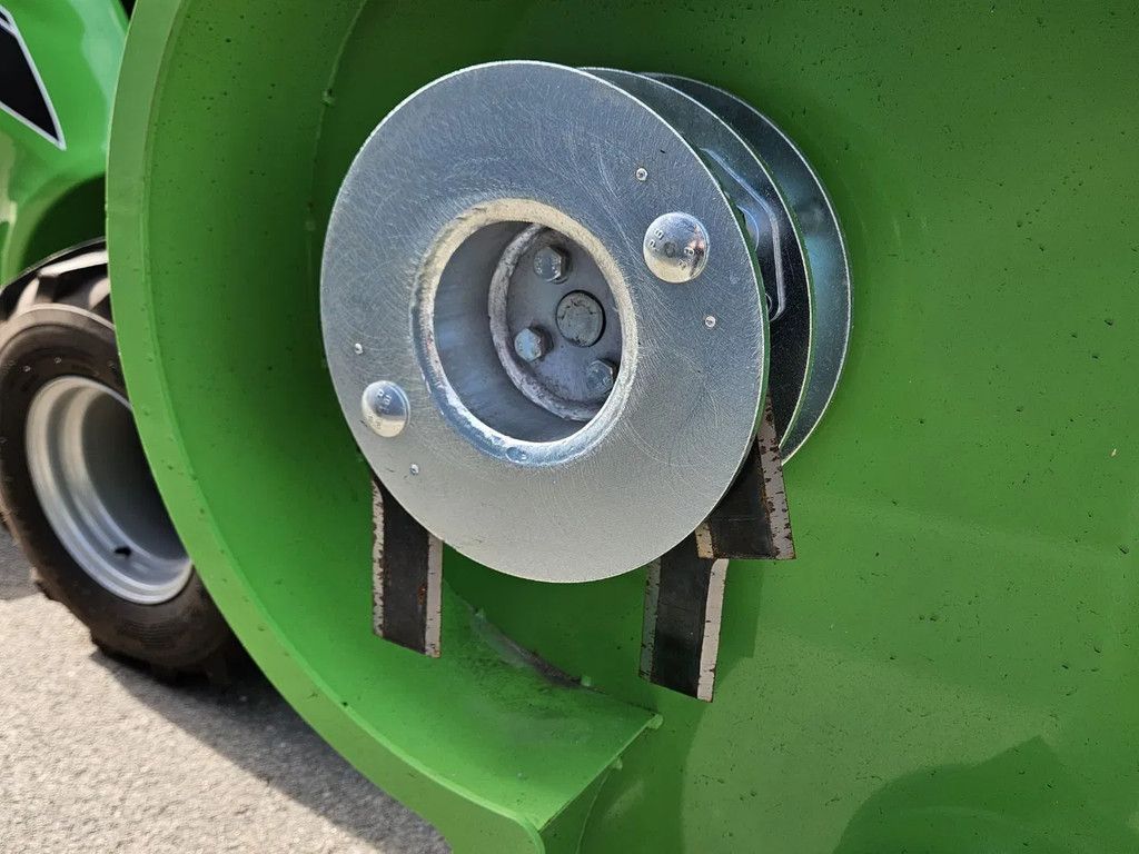 Avant S30 Roterende heggensnoeier met hydraulische arm