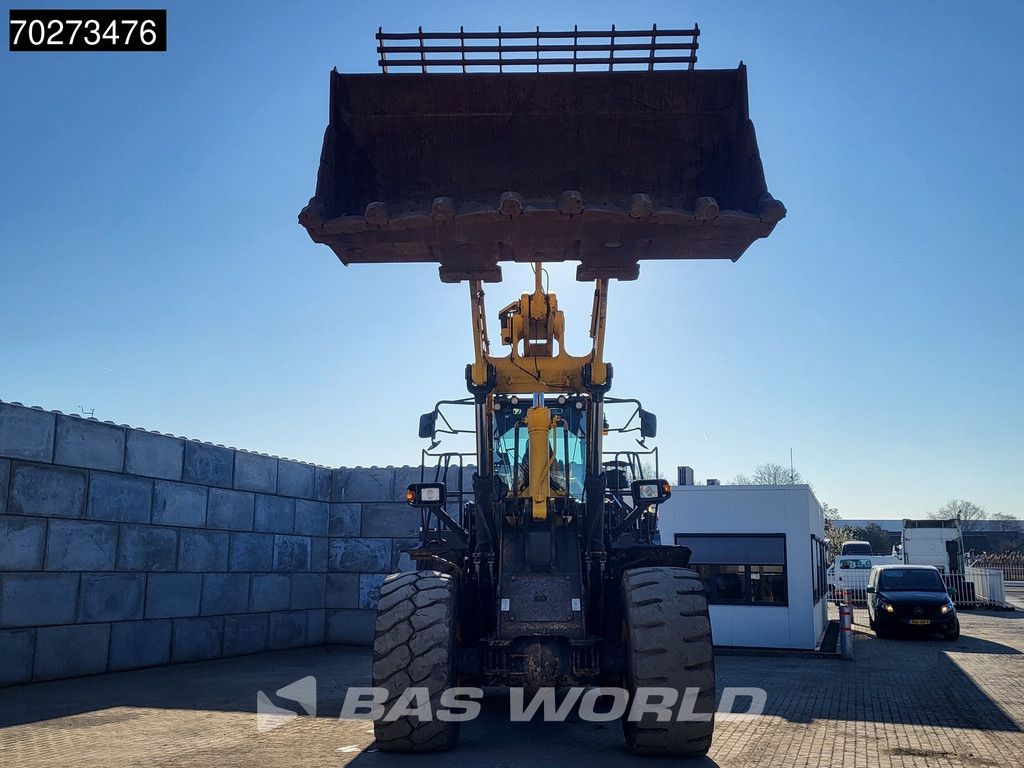 Komatsu WA500-8