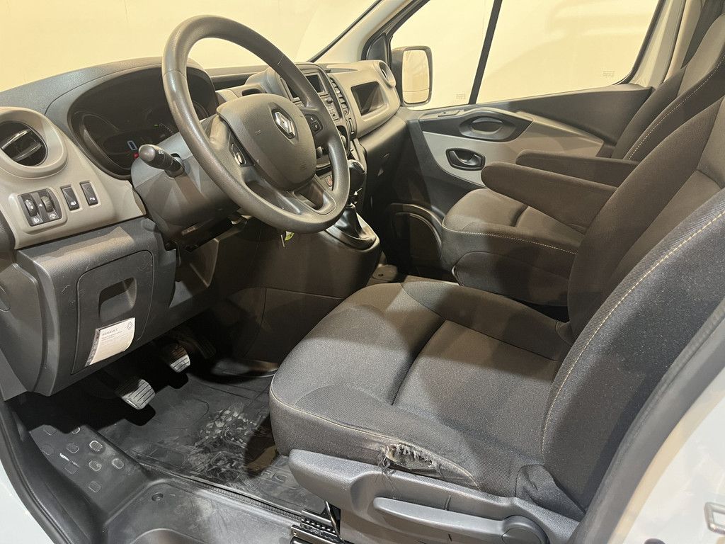 Renault Trafic 1.6 dCi L2H2 125 PK Servicebus / Inrichting / Euro 6 / 2X Schuifdeur / Airco / Cruise Control / PDC / Trekhaak / Imperiaal / 96.200 KM !!
